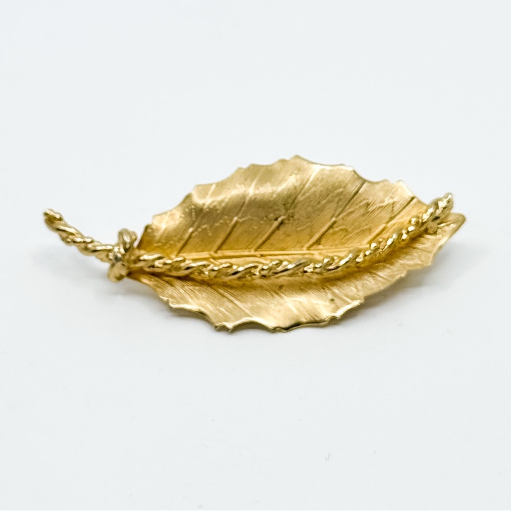 Vintage Coro Gold Tone Leaf Brooch Signed Mid Century Botanical Pin